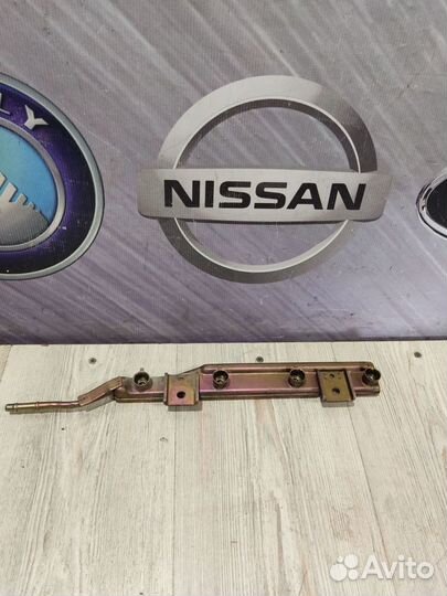 Рампа топливная Nissan almera N16