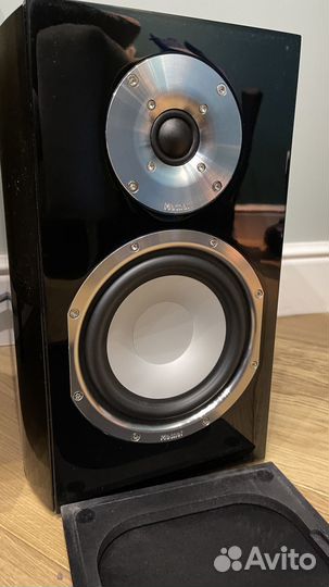 Гибридный усилитель Magnat RV3 + акустика 1003s