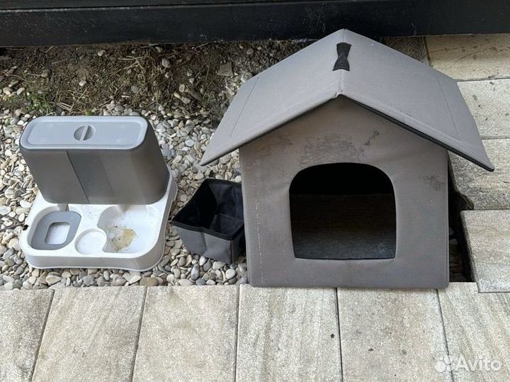 Домик и кормушка для кошки