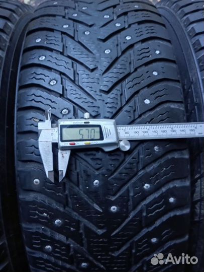 Nokian Tyres Hakkapeliitta 8 SUV 215/70 R16 100T