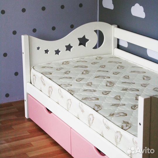 Кровать детская настоящий массив