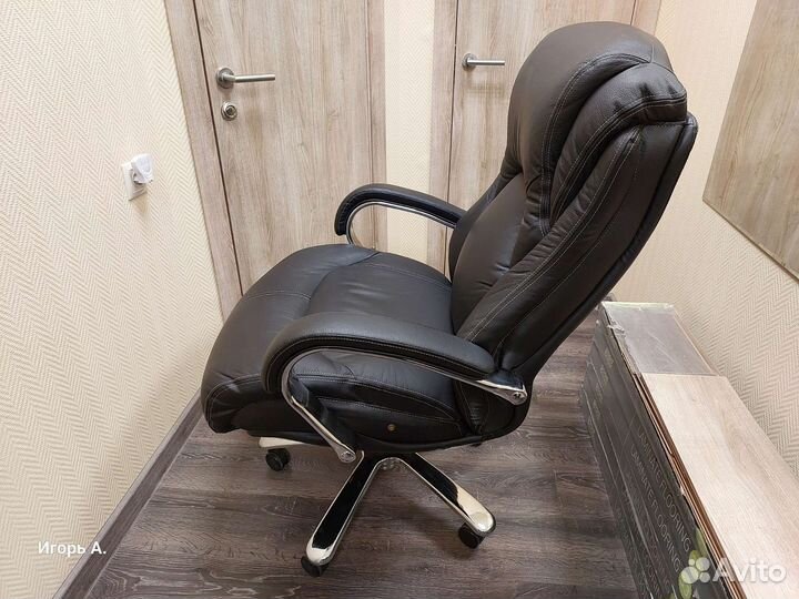 Кресло кожа chairman 402 черный