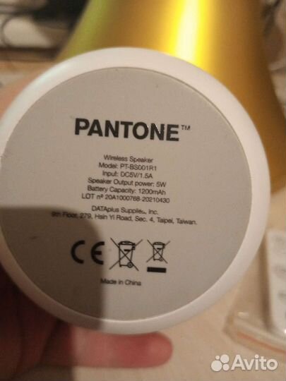 Портативная колонка bluetooth Pantone новая