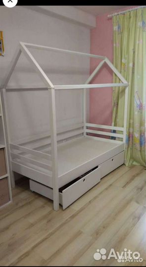 Детская кровать домик