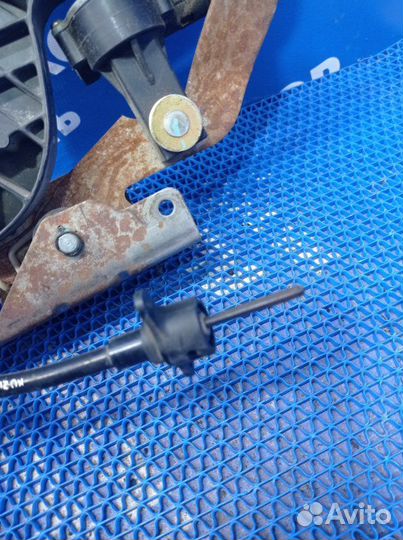 Педаль газа Chevrolet Trailblazer внедорожник LL8