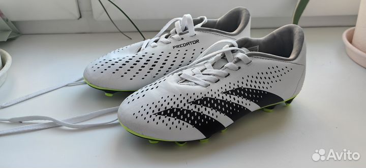 Футбольные бутсы adidas predator 32