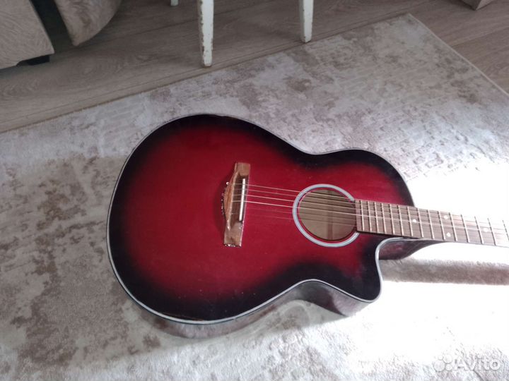 Акустическая гитара