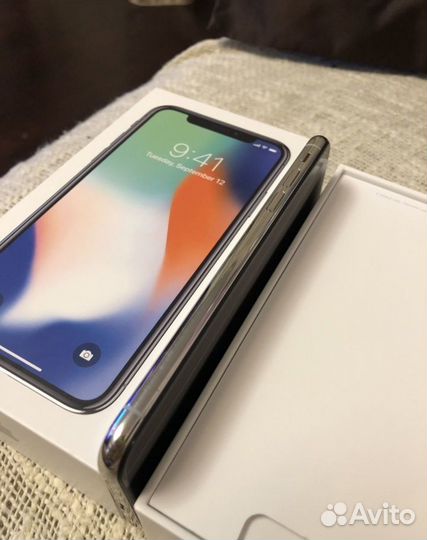 iPhone X, 64 ГБ