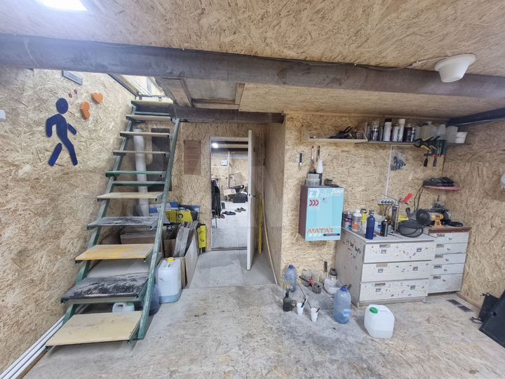 Гараж, > 30 м²