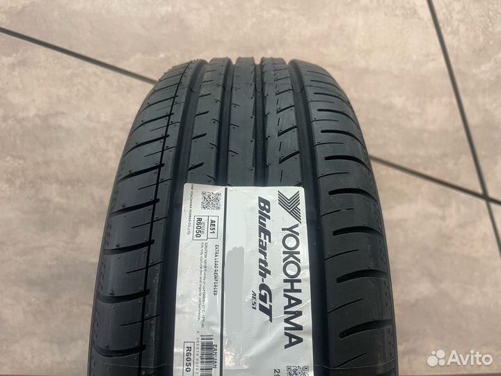 Yokohama BluEarth AE51 205/50 R17