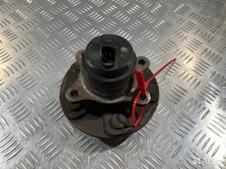 Ступица передняя левая Lexus LS 4 рест. 2010