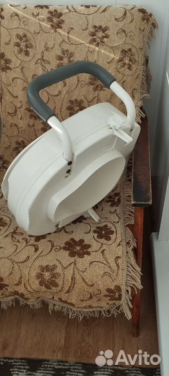 Сиденье-насадка на унитаз