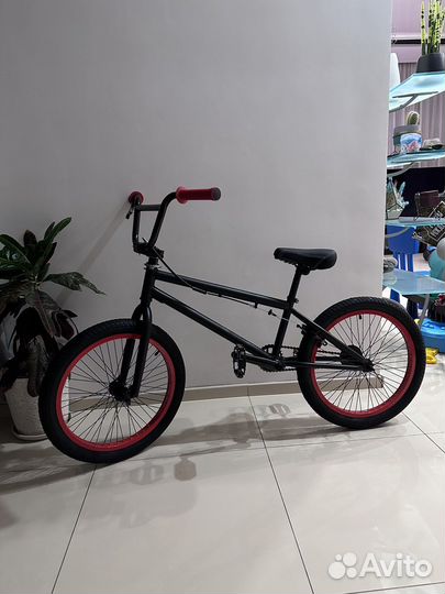 Трюковой велосипед BMX