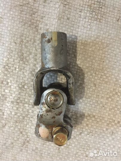 Рулевой карданчик нижний Мазда Капелла