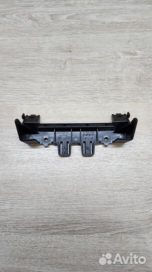 Кронштейн облицовочной панели BMW S1000RR K67