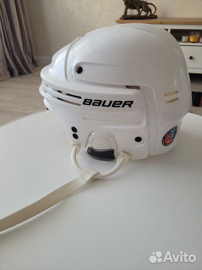 Хоккейный шлем