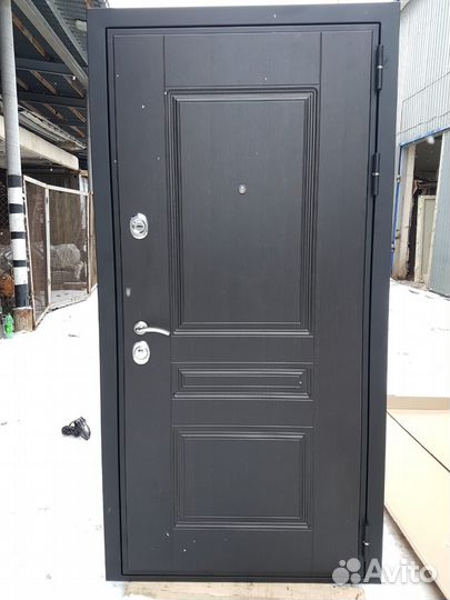 Дверь входная металлическая