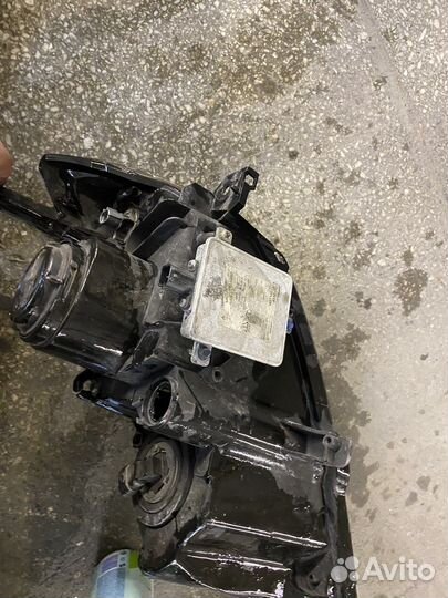 Фара передняя оригинал ксенон