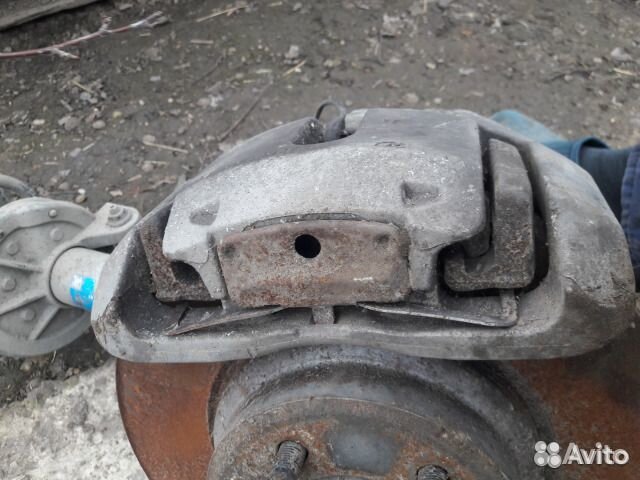 Суппорт передний левый на BMW 7 E65