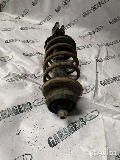 Стойки Рено логан левая