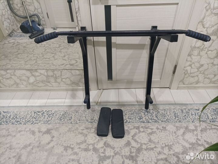 Турник настенный с брусьями