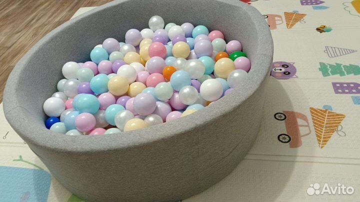 Сухой бассейн с шариками