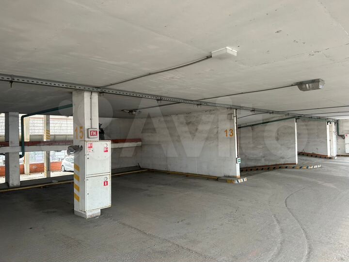 Машиноместо, 14 м²