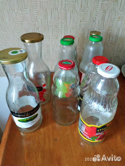 Банки,бутылки стекляные,крышки и зелень