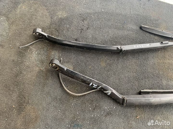 Infiniti fx 35 fx45 поводок дворника