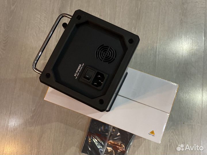 Цифровой микшерный пульт Behringer XR16 X-Air