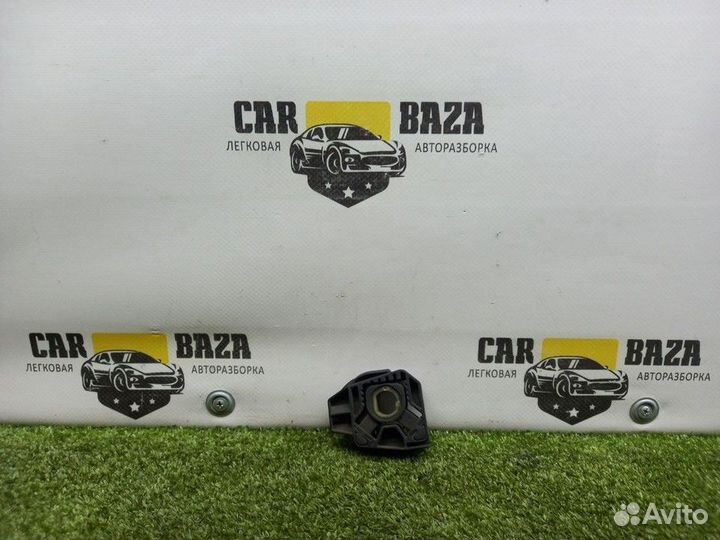 Кронштейн радиатора Audi138879