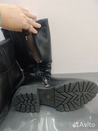 Зимние женские сапоги 38