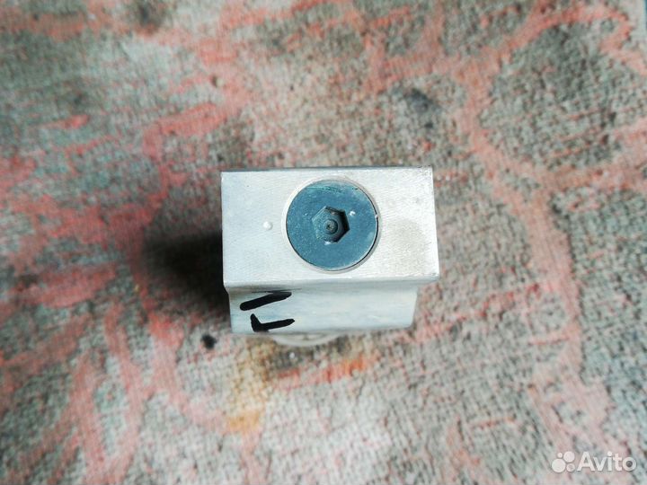 Клапан испарителя кондиционера Шевроле Лачетти