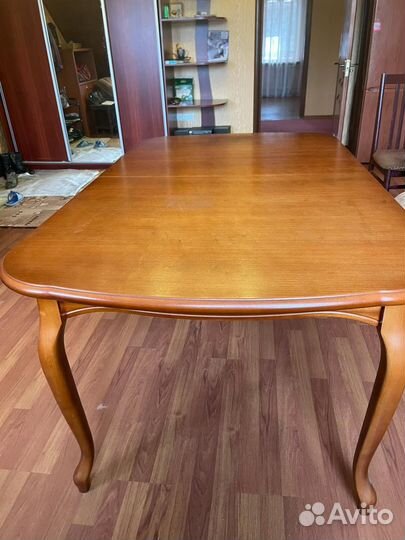 Дубовый стол