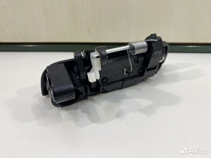 Ручка двери Toyota Hiace передняя левая