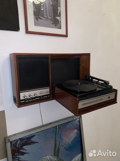 Виниловый проигрыватель с Bluetooth