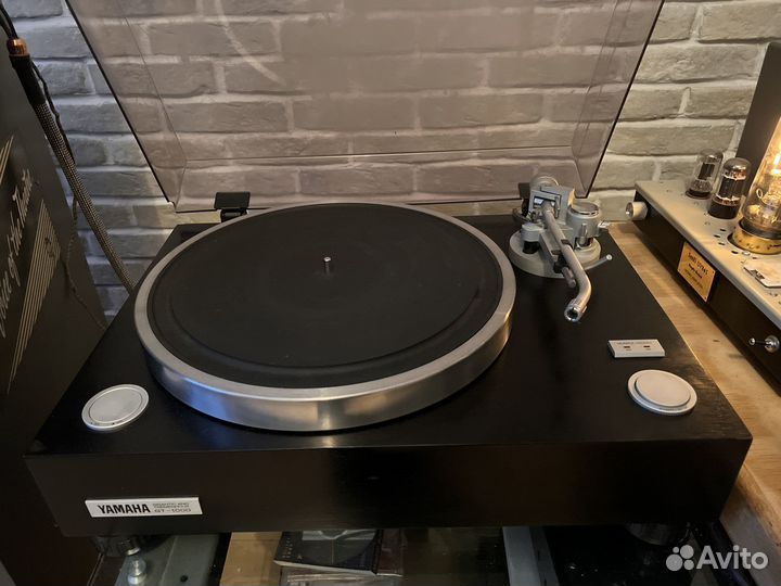 Проигрыватель винила Yamaha GT-1000
