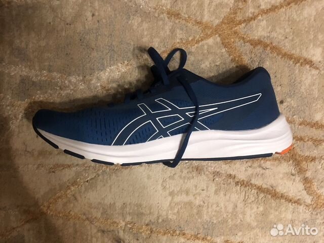 Кроссовки asics