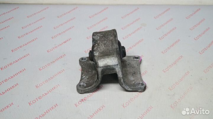 Nissan 11220-9Y300 Опора коробки передач