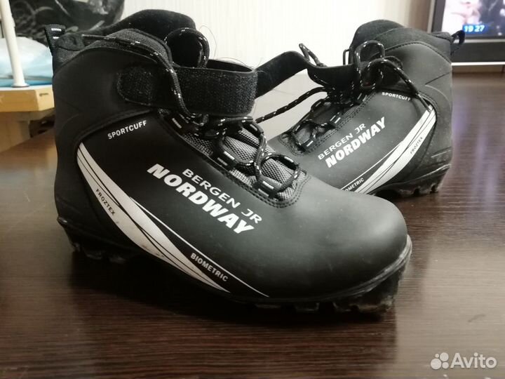 Лыжные ботинки 37 размер