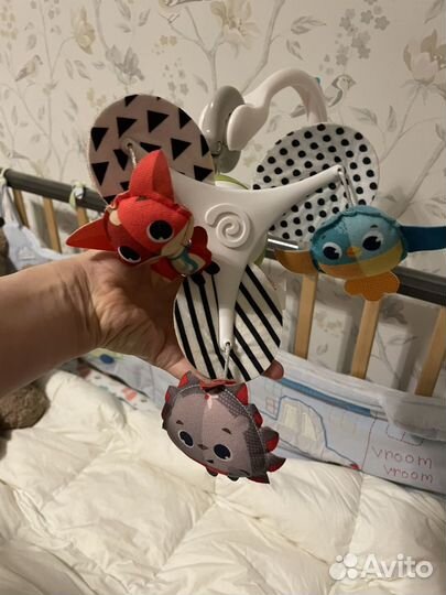 Мобиль на кроватку tiny love сказочный лес