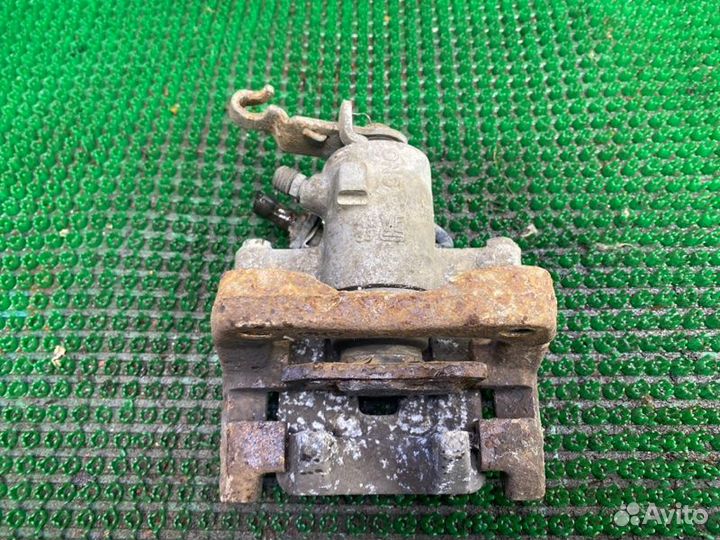 Суппорт задний левый Volkswagen Golf Plus 5 caxa