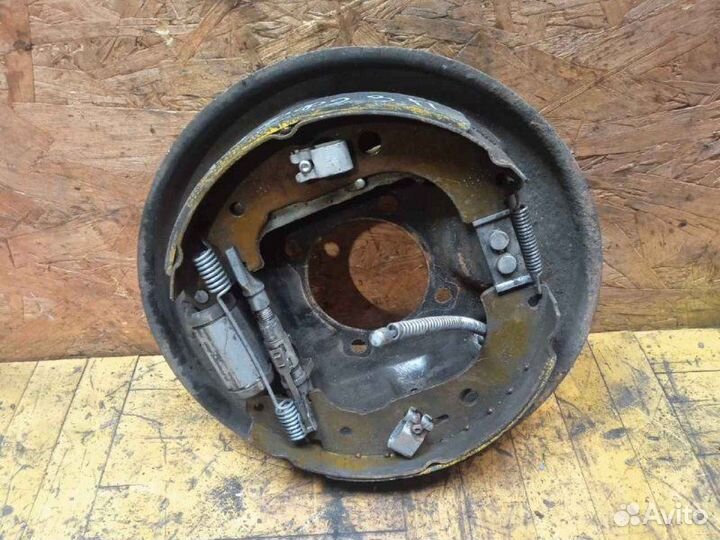 Щит опороный задний правый Ford Focus 2 1.6