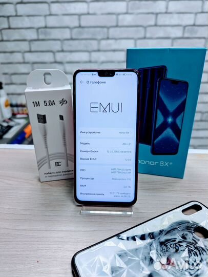 Телефон Honor 8x