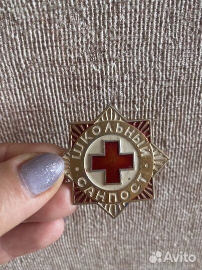 Продаю значок