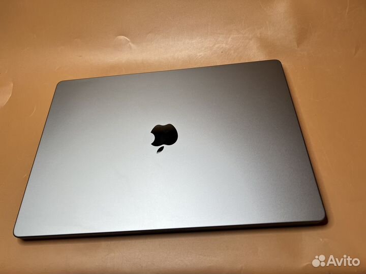 Apple macbook pro 16 2021 m1/32/1Tb отличный