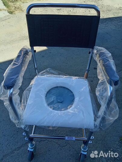 Продам кресло стульчак для инвалидов. Цена 7000т