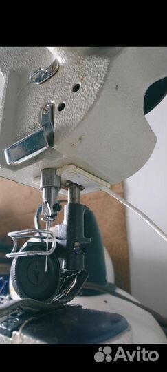 Колонковая швейная машина Typical