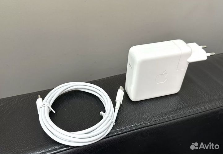 Блок питания Apple USB-C 61W + USB-C кабель