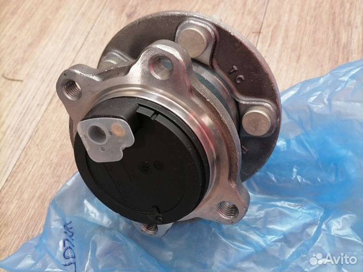 Комплект ступичных подшипников Ford